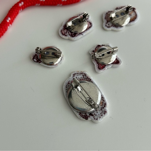 Circle cord lanyard, ID strap and Pin Patches - Picture 8 of 9